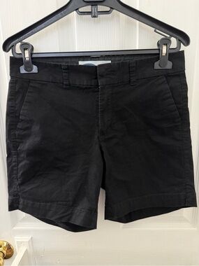Old Navy Black Women's Chino Shorts - Classic Everyday Style